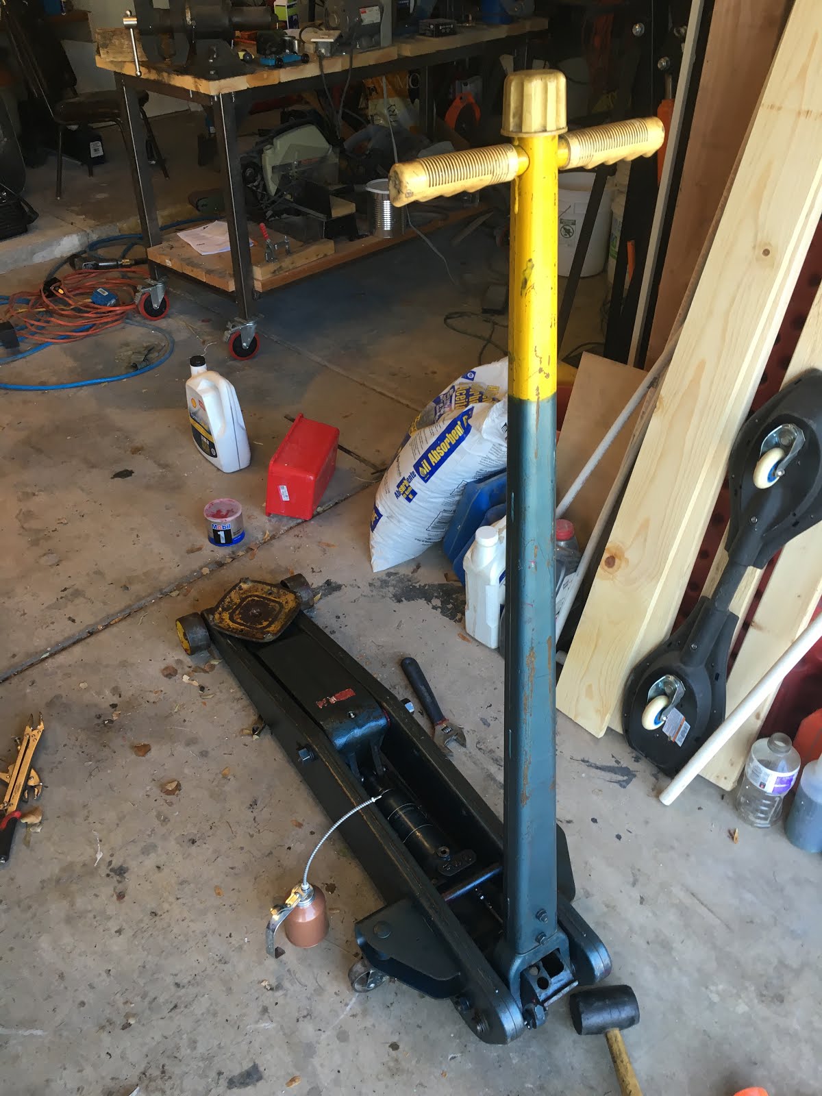 Jared's Garage Rebuilding a Walker 2 ton floor jack J132 93655