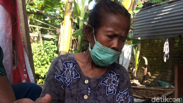 Nenek yang Viral Ditendang-Diseret Ditemukan Sedang Berteduh di Pasar Hewan
