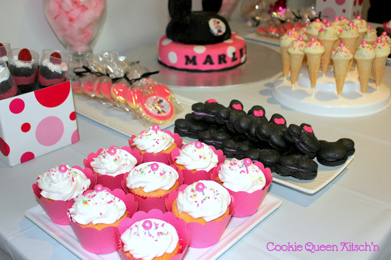 Cookie Queen Kitsch'n: Minnie Mouse Dessert Table & Party for Miss 3!
