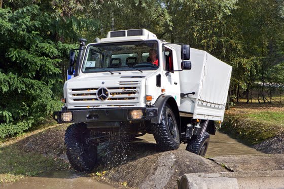 Unimog_offroad.jpg