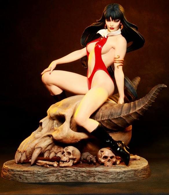 Vampirella Premium Format Figure | E.T. Gafapasta: