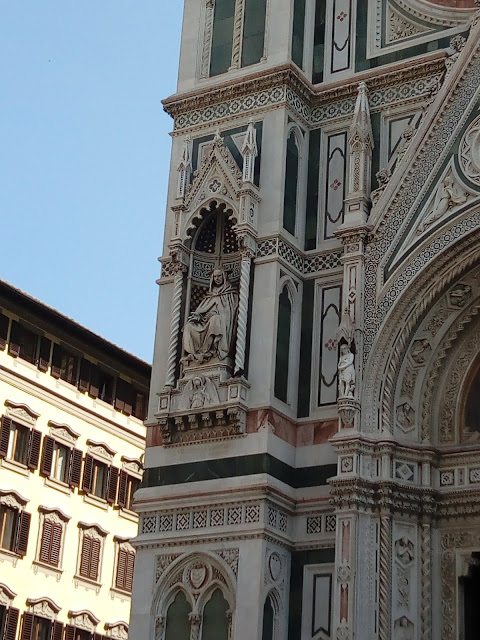 Détail pilastre de gauche du Duomo.