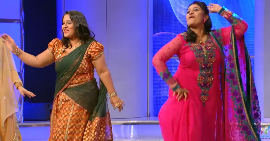 Thezni Khan & Beena Antony Special Dance | MalluCafe