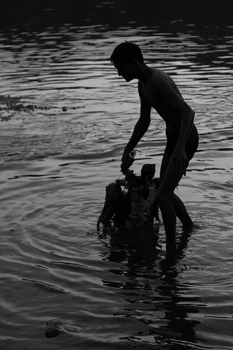 idol immersion ganesh visarjan