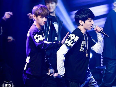 شاهد أول حفل لفرقة Bts 13-06-2013 + صور من الحفل بمناسبة الذكرى الثامنة لترسيمهم شاهد أول حفل لفرقة Bts 13-06-2013 + صور من الحفل بمناسبة الذكرى الثامنة لترسيمهم