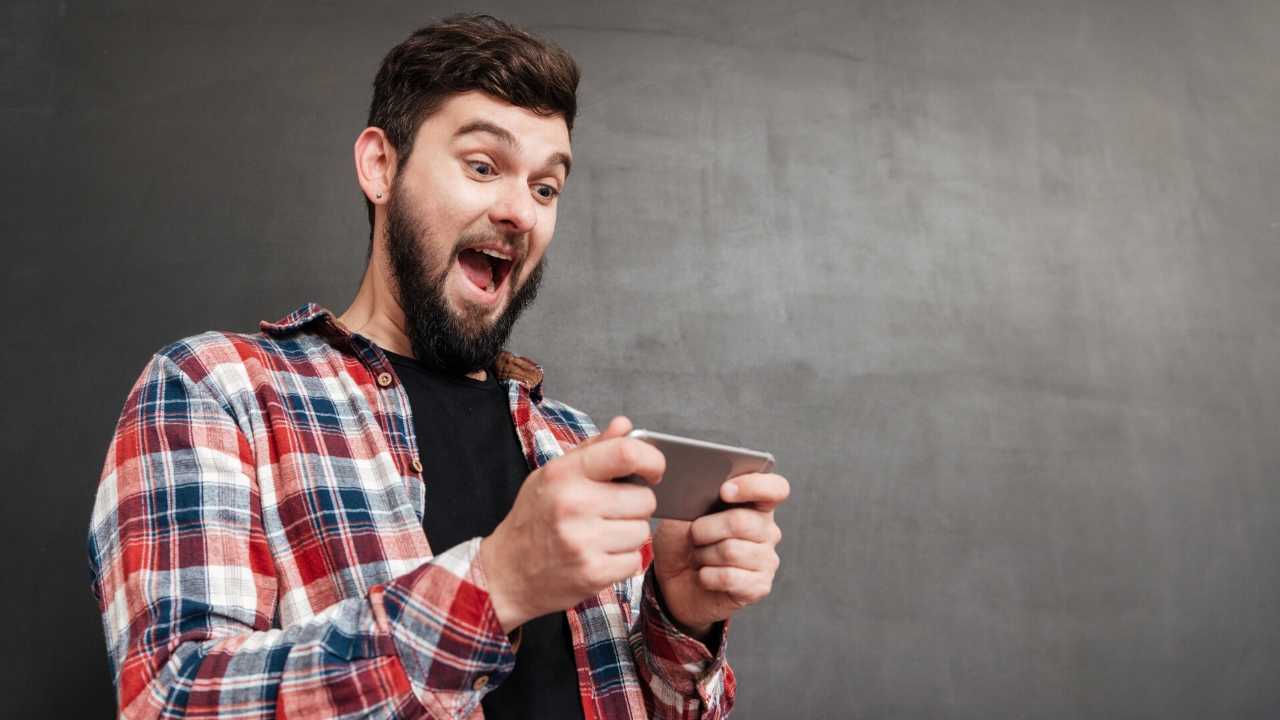 9 Best WhatsApp Status Downloader Apps in 2021