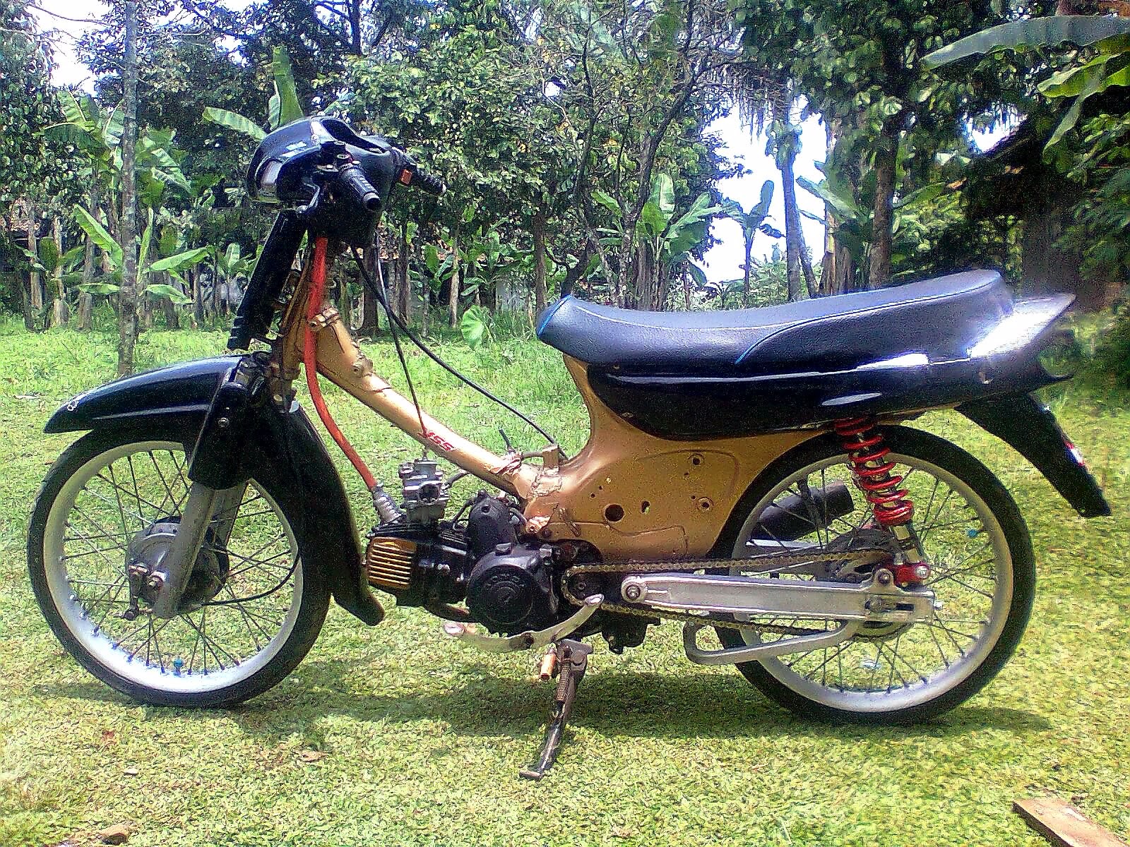 Pelanggar Batas Kecepatan Motor Drag Astrea Grand Modifikasi