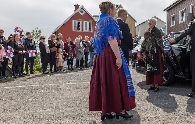 Queen visited the spinning mill Snældan, which is the only spinning mill in the Faroe Islands