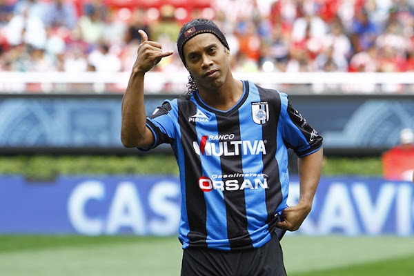 Oficial: Ronaldinho deja el Querétaro