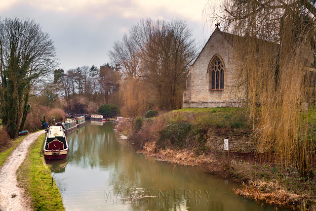The Oxford Canal and Shipton on Cherwell church by Martyn Ferry Photography
