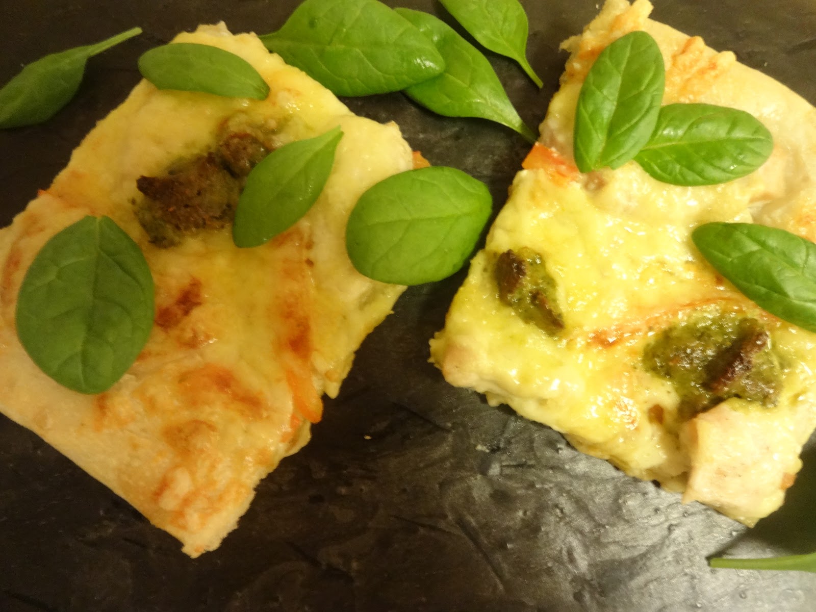 Edels Mat Hvit pizza med kylling & pesto