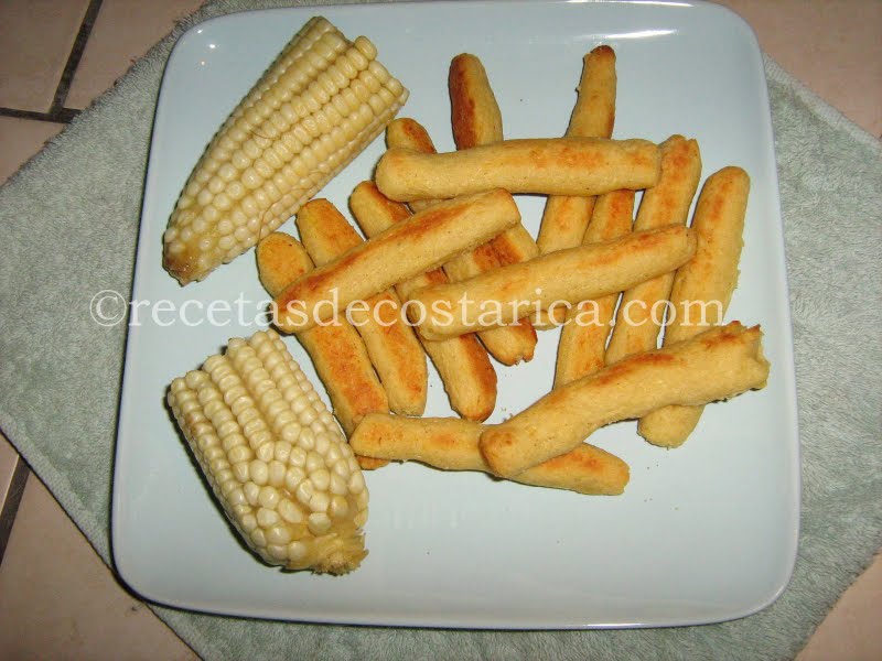 Cocina Costarricense tortillas caseras y palitos de maíz