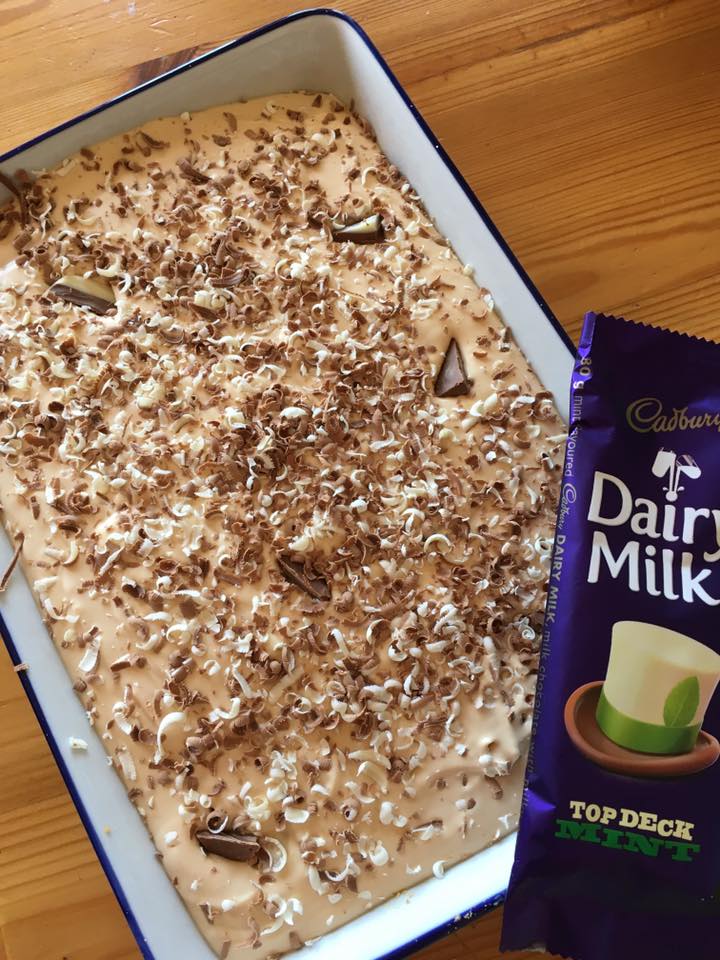 In en om die huis Karamel Yskastert