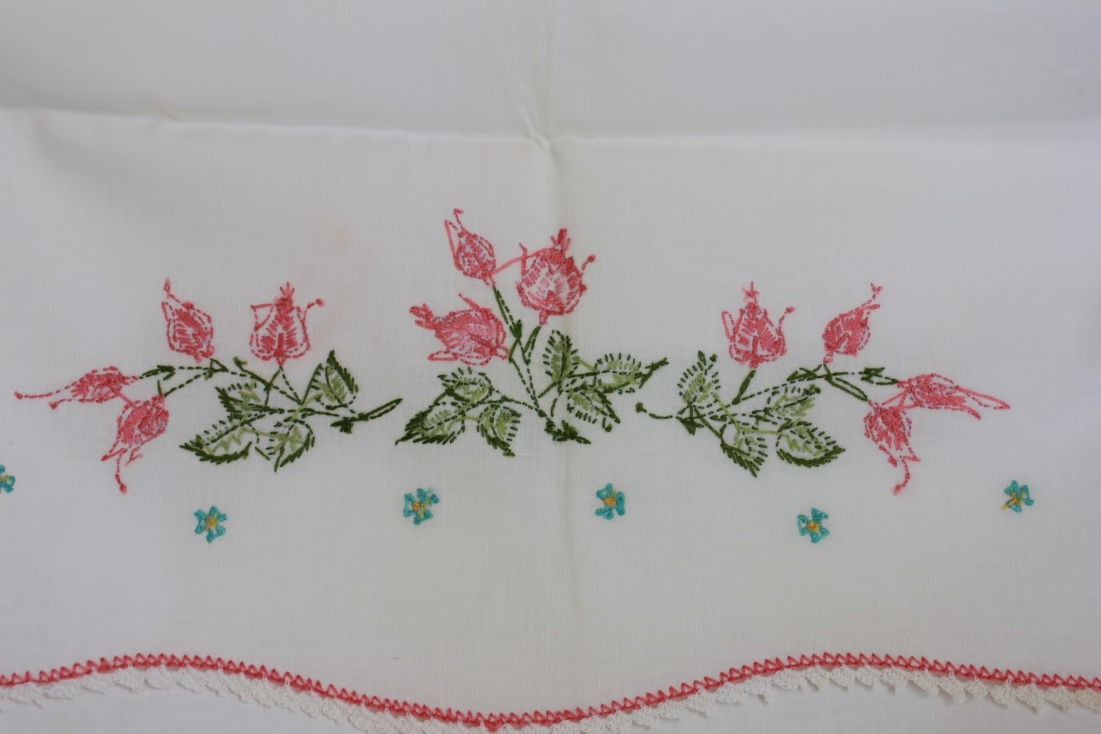Contagiously Crafty Vintage Pillowslips