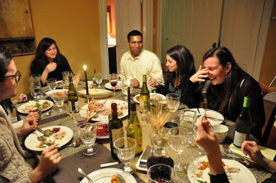 Creative Commons: "Laughs and Clean Plates" by Dinner Series is licensed under CC BY 2.0