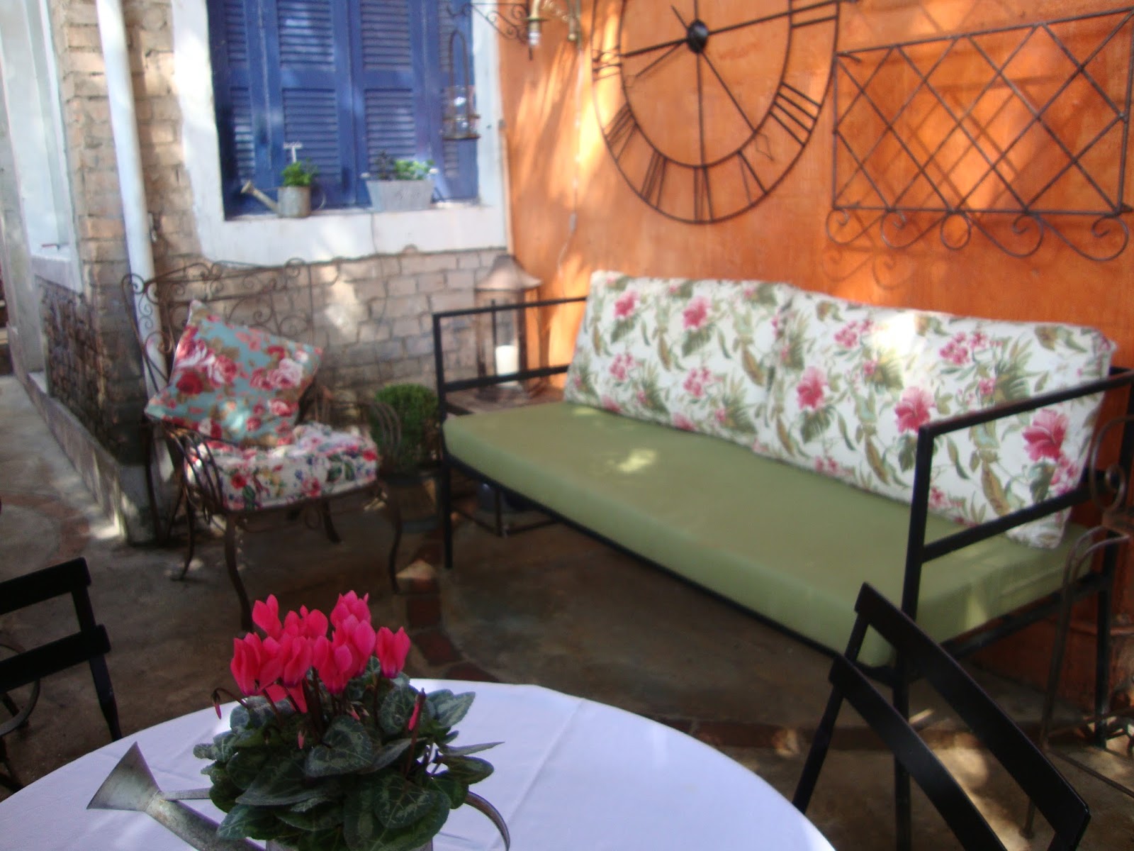 Dom Mascate Móveis e Decoração Provençal Serralheria de Charme