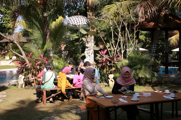 Garden Breakfast di Ubud Cottages Malang