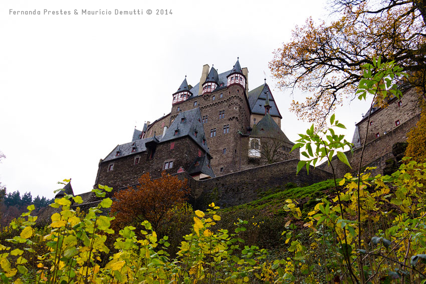 lateral do Castelo de Burg-Eltz lateral do Castelo de Burg-Eltz