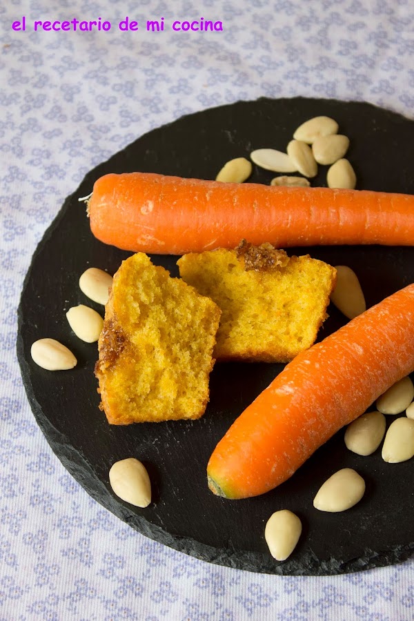 magdalenas de zanahorias y almendras