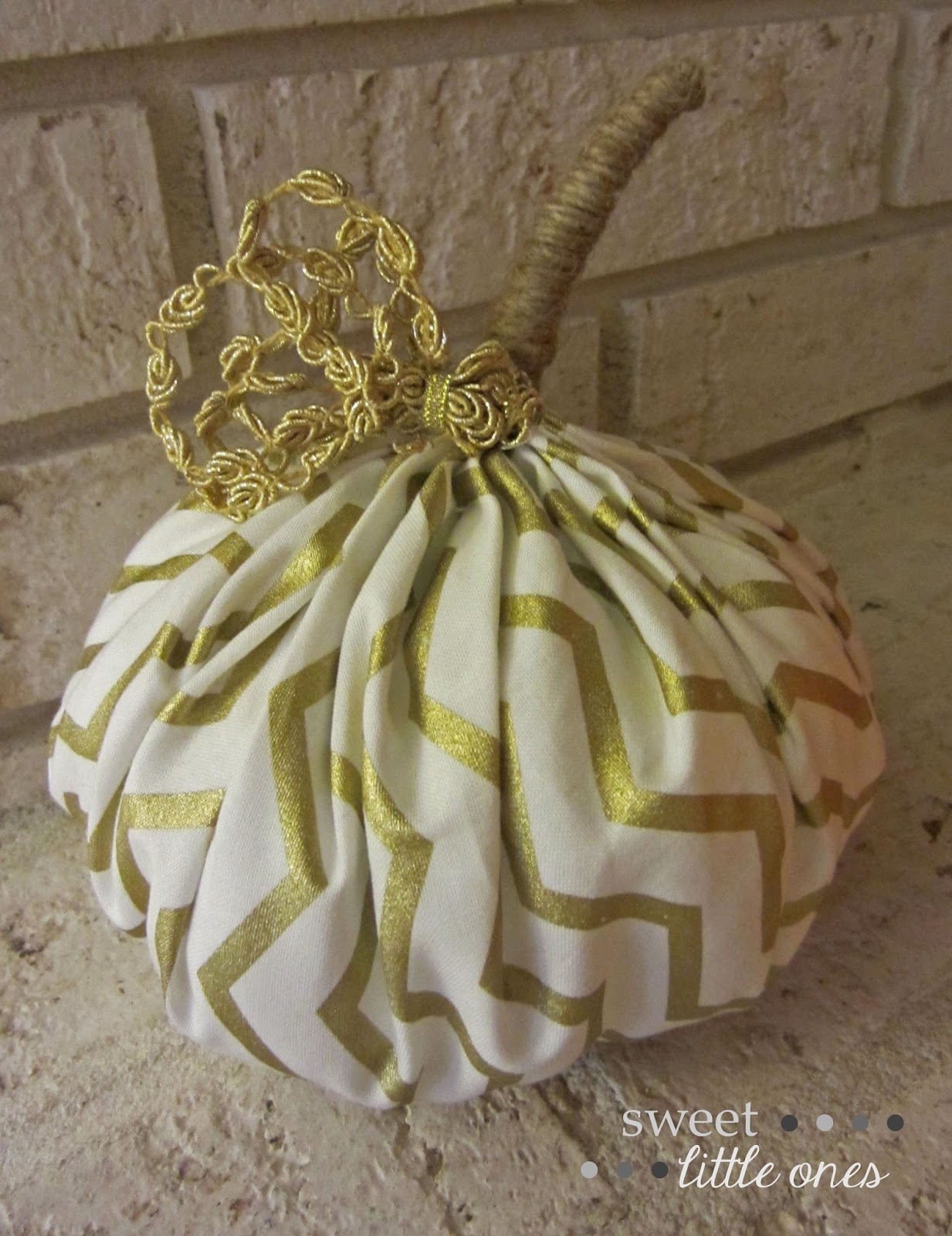 DIY Fabric and Burlap Pumpkins - www.sweetlittleonesblog.com