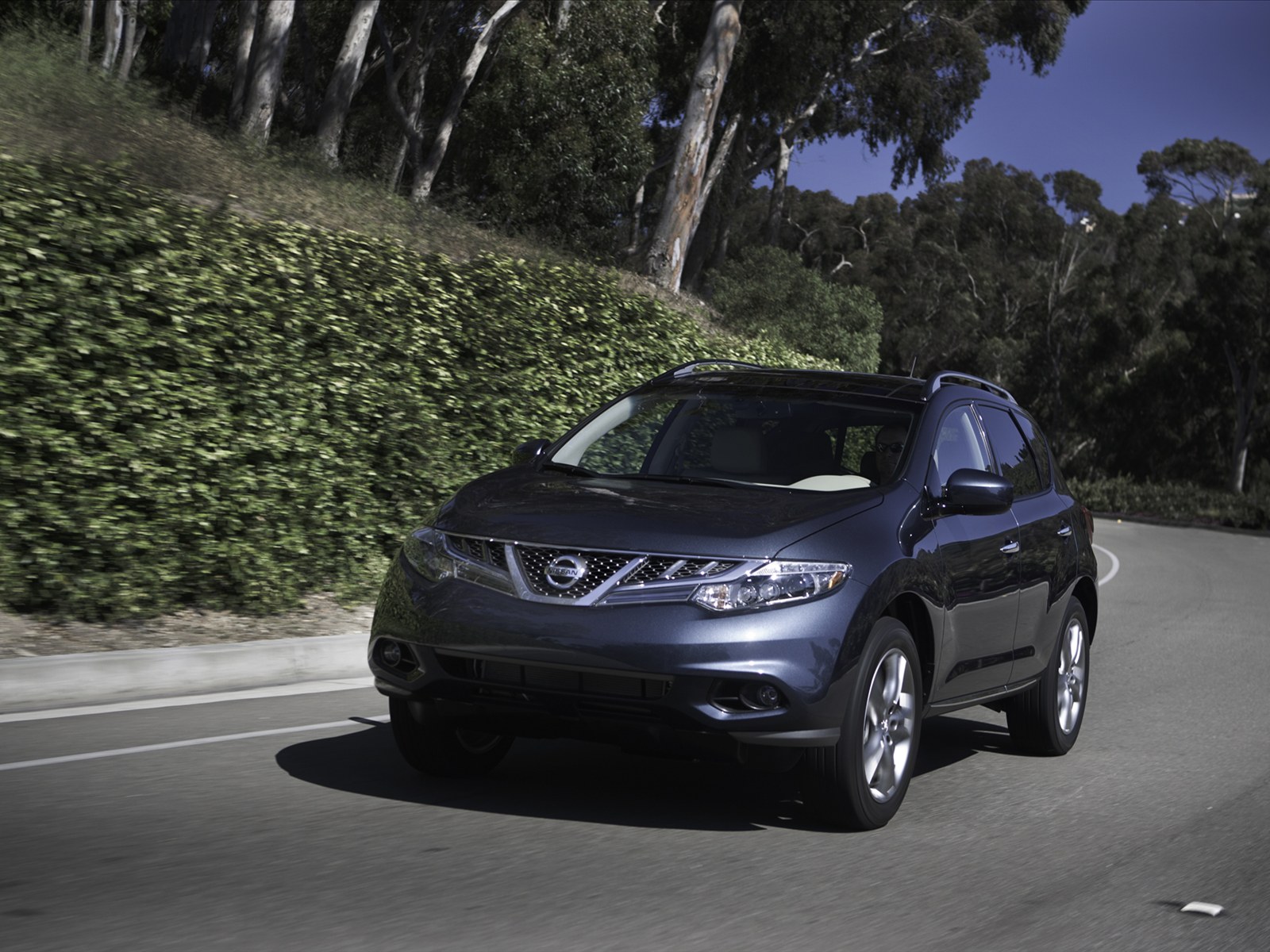 Car Pictures: Nissan Murano 2011