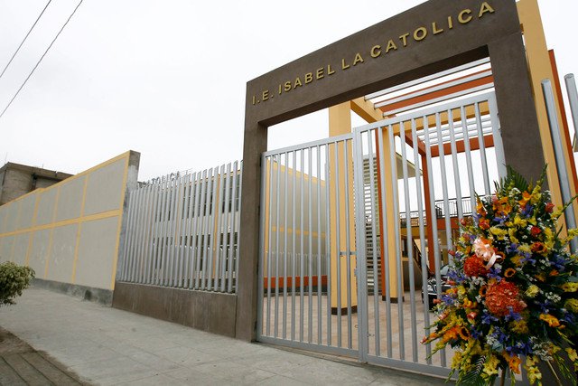 Colegio ISABEL LA CATOLICA - La Victoria