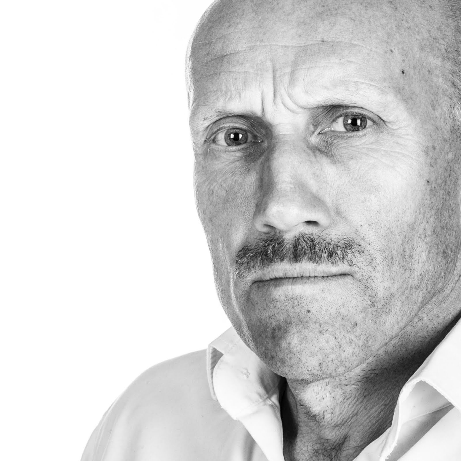 Glim essays 2011 05 picture