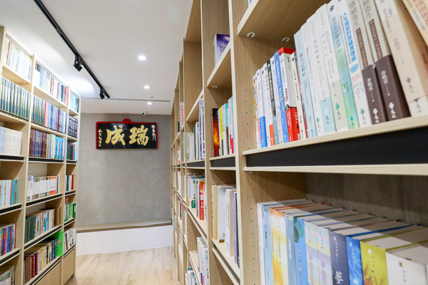 台灣最老書店「瑞成書局」整修後重新揭幕，百年書店展現新氣象