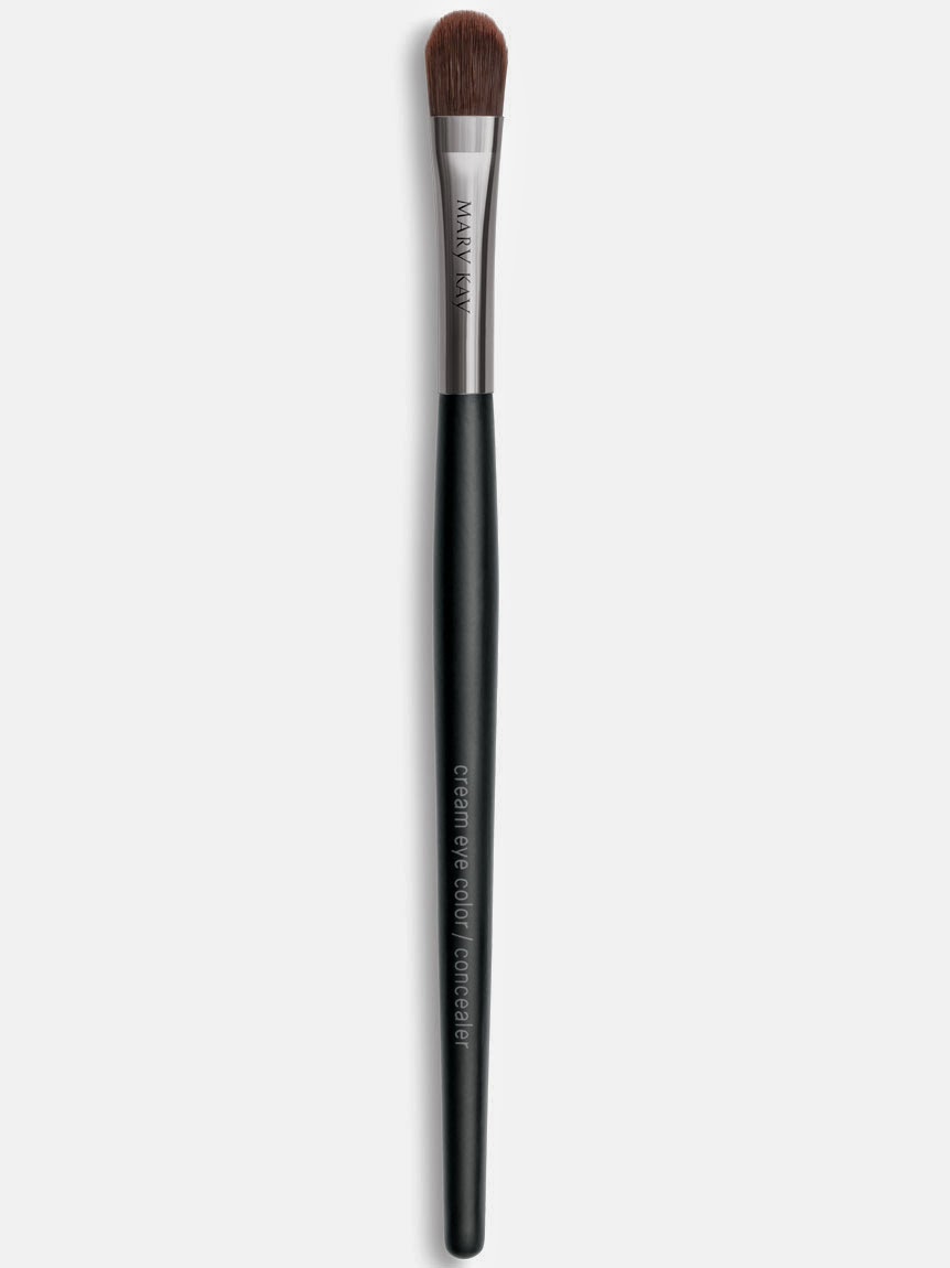 brush concealer kening