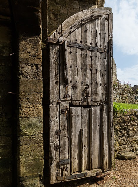 CASTRA IN LUSITANIA: PARTES DEL CASTILLO: TIPOS DE PUERTAS