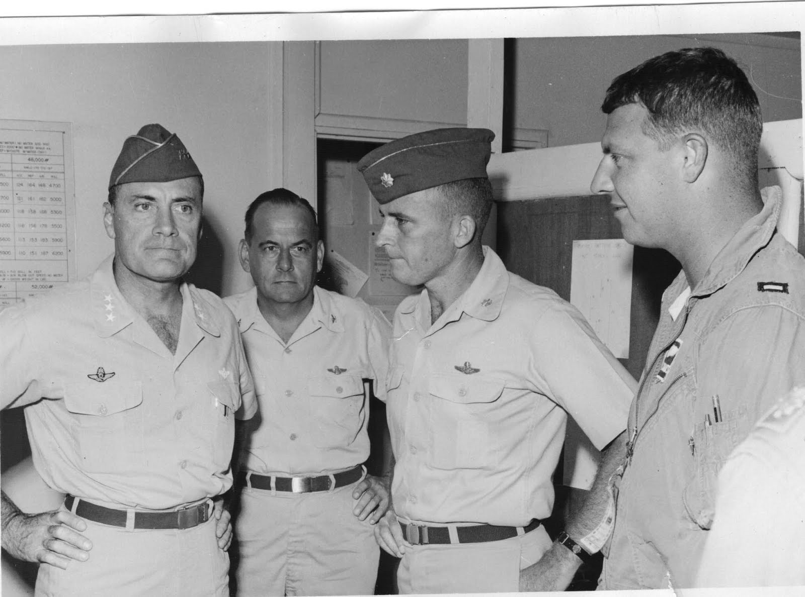 Pushing On: Richard Baughn: An Old Fighter Pilot Remembers Vietnam