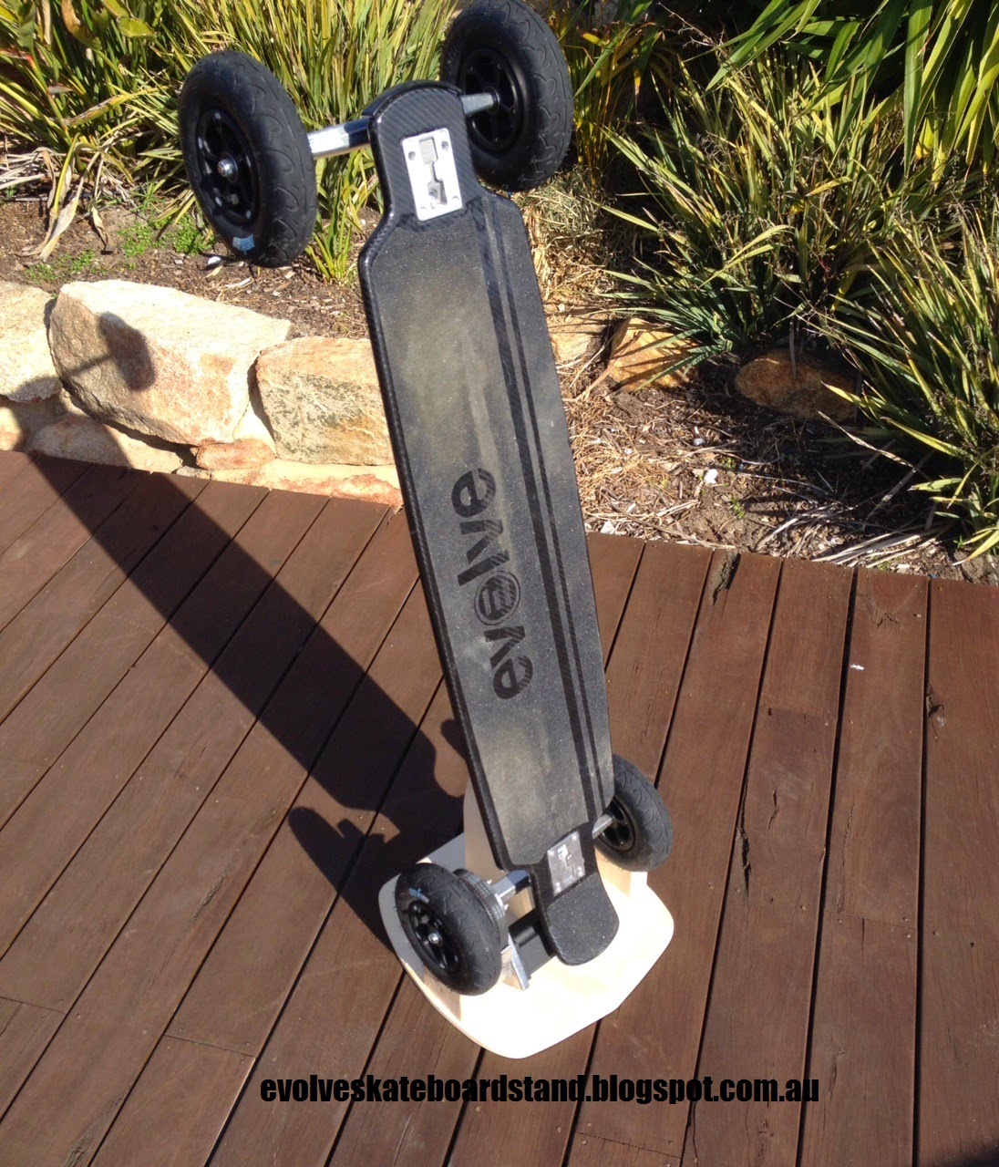 Evolve Skateboards Stand