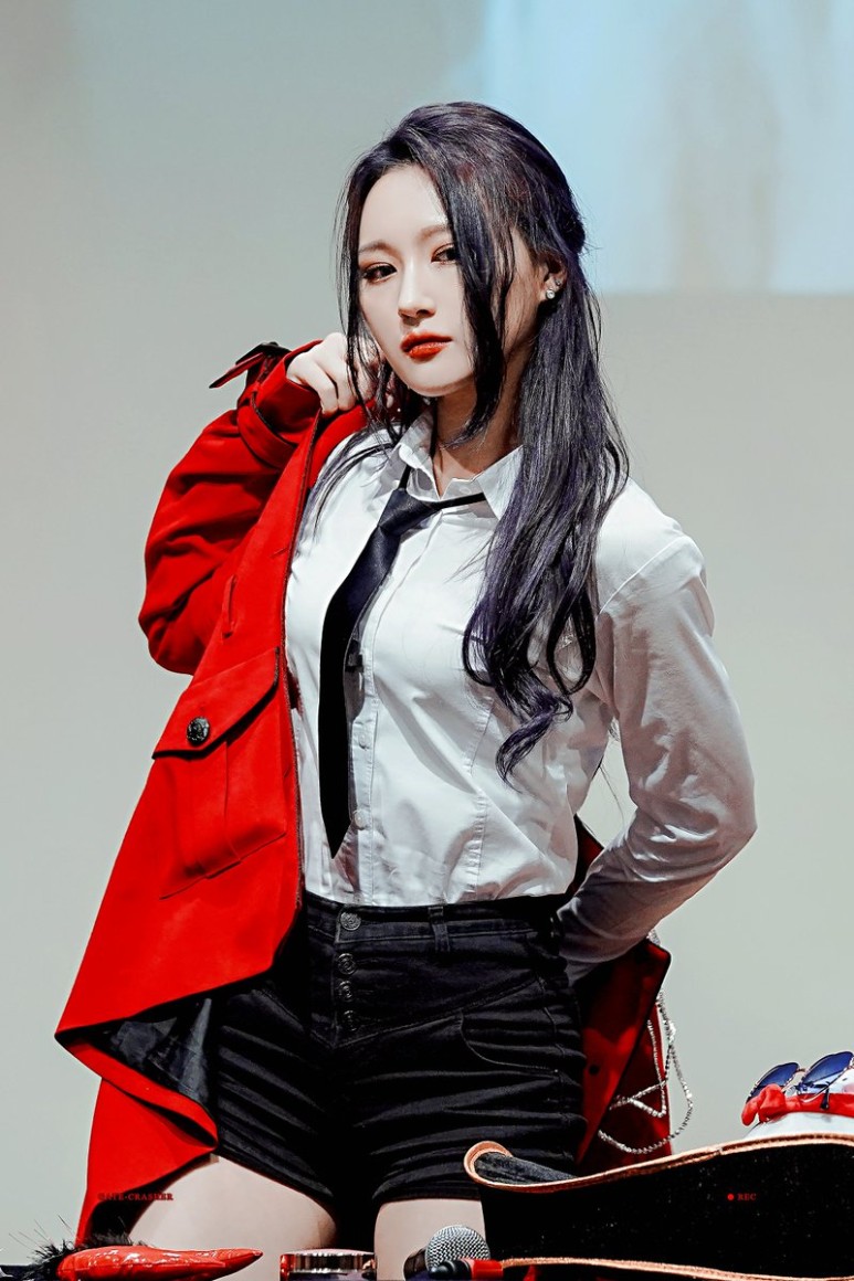 진짜 잘 놀라는데 리액션도 큰 드림캐쳐 시연 | 인스티즈