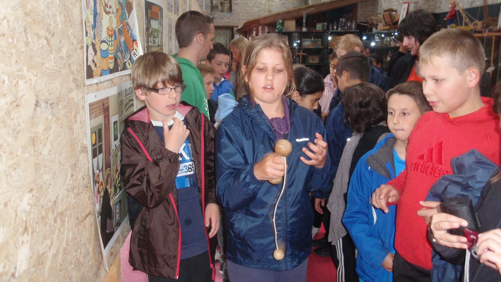 игра про родителей девочки которые превратились в кукол