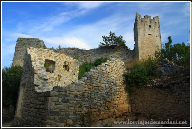 RUINAS DE LA CIUDAD FANTASMA DE DVIGRAD