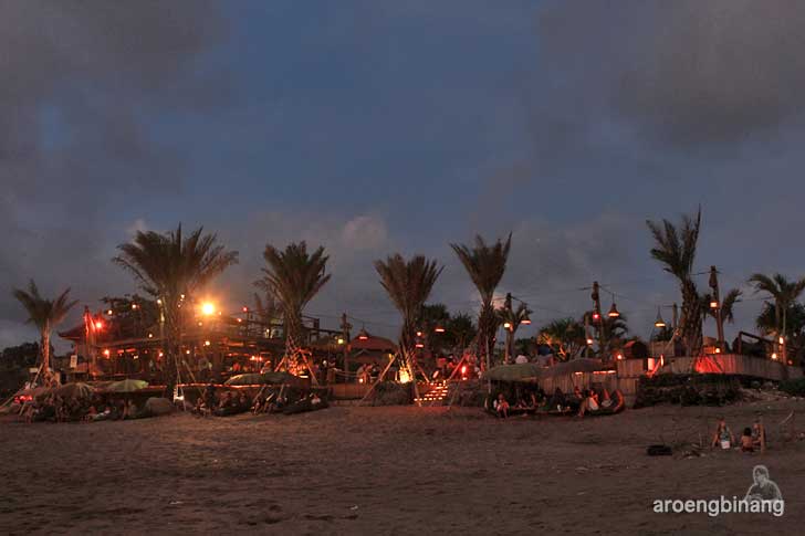pantai batubelig kerobokan bali