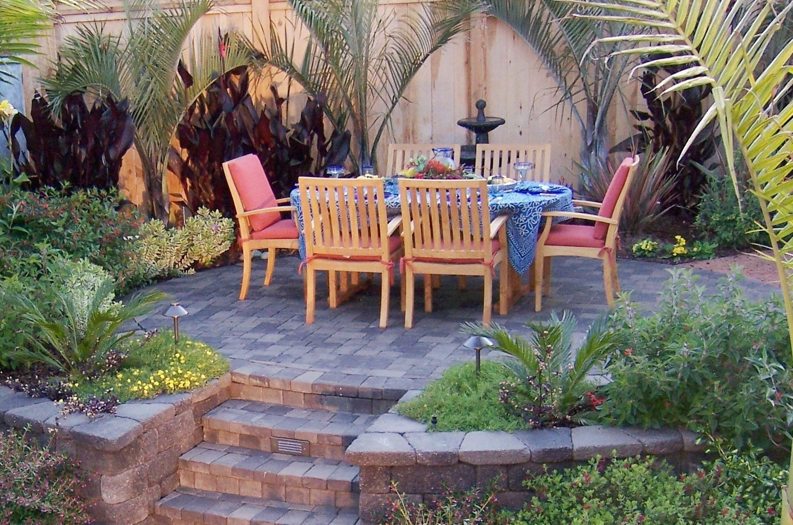 The 2 Minute Gardener Photo Tropical Paver Patio