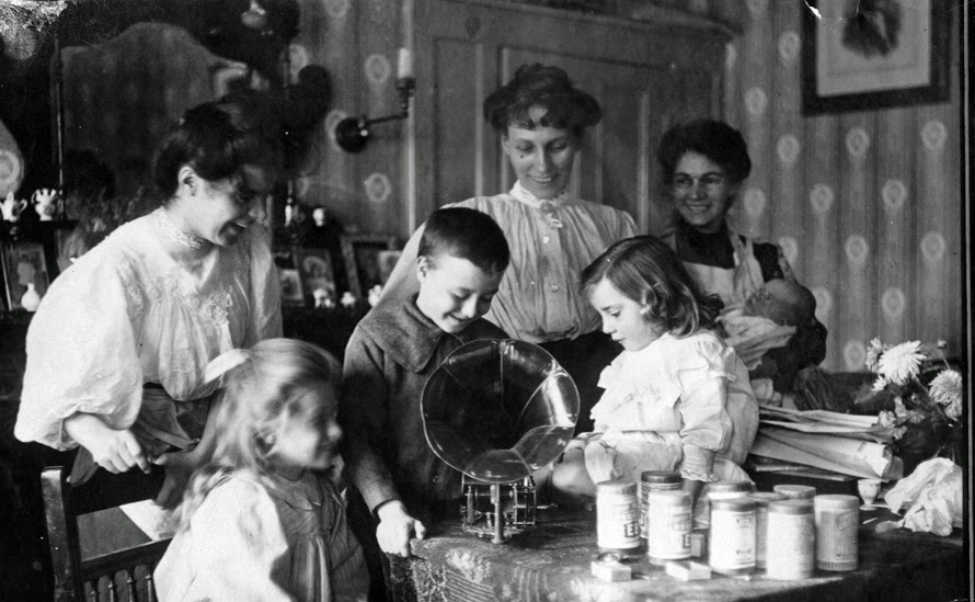 Golden Reverie: The Contributions of Women During World War I