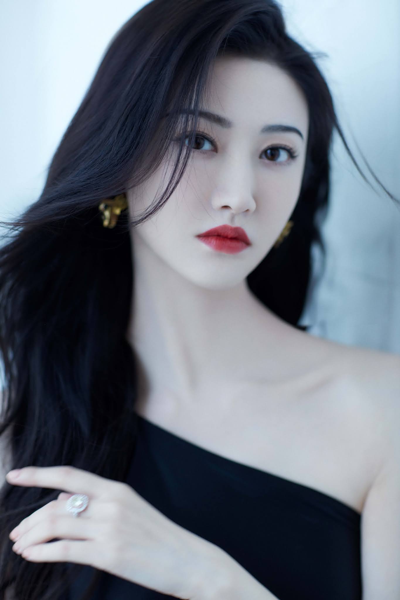 Jing Tian poses for photo shoot - llifestyle and fashion city