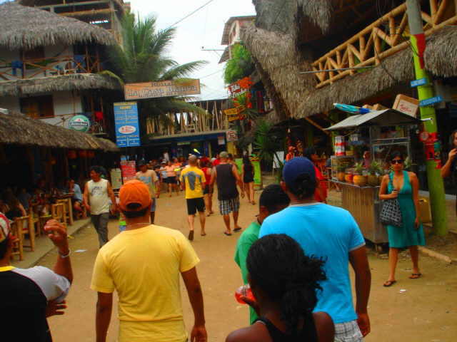 Montañita, Un Atractivo Turístico Internacional: *Montañita*