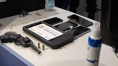 Casal tenta assaltar em residência de policial, mas vítima reage e troca tiros com assaltante