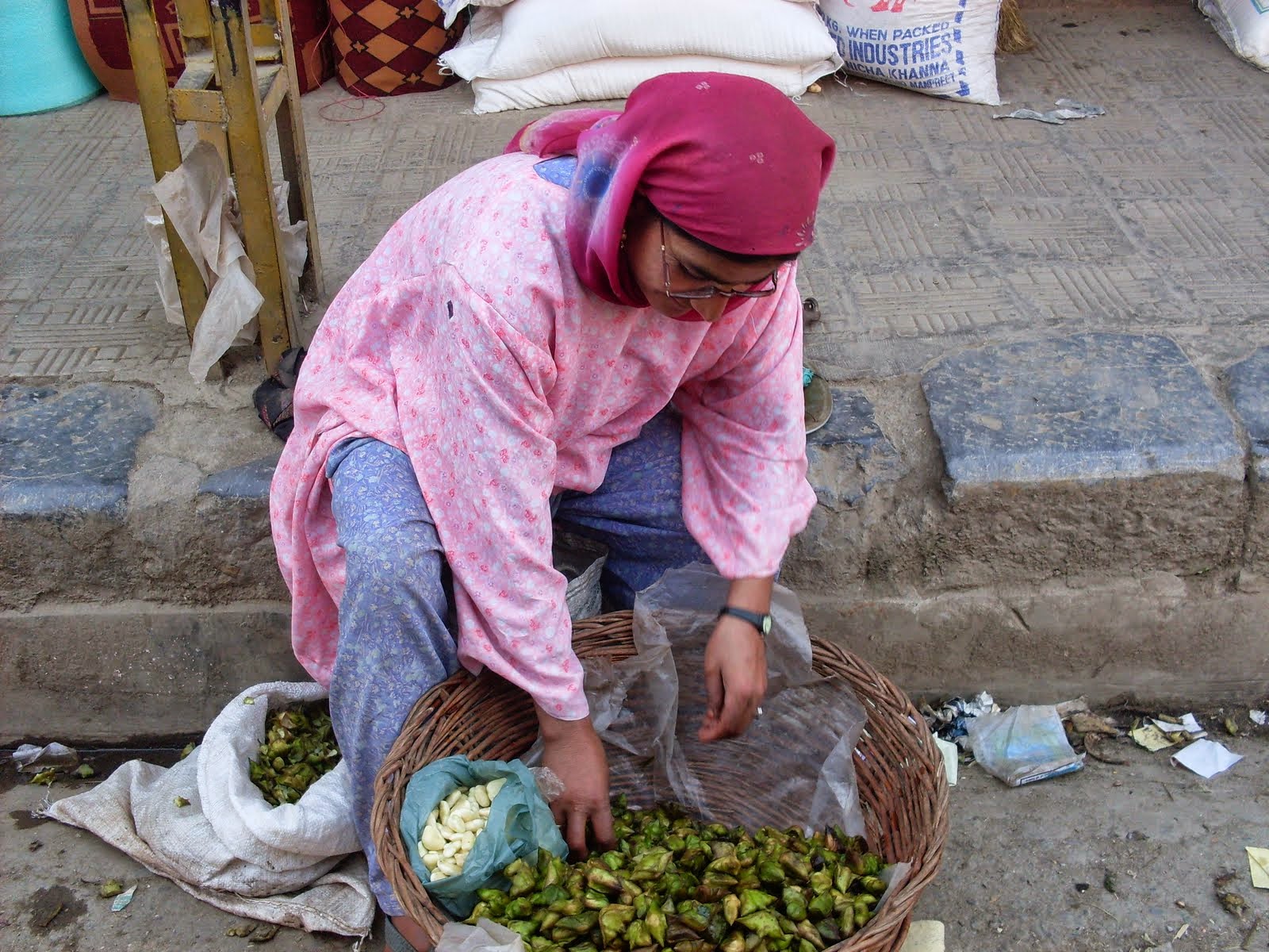THE BITTER TRUTH WATER CHESTNUT KERNELS ( MESSA OR GOEJJI ) OF KASHMIR