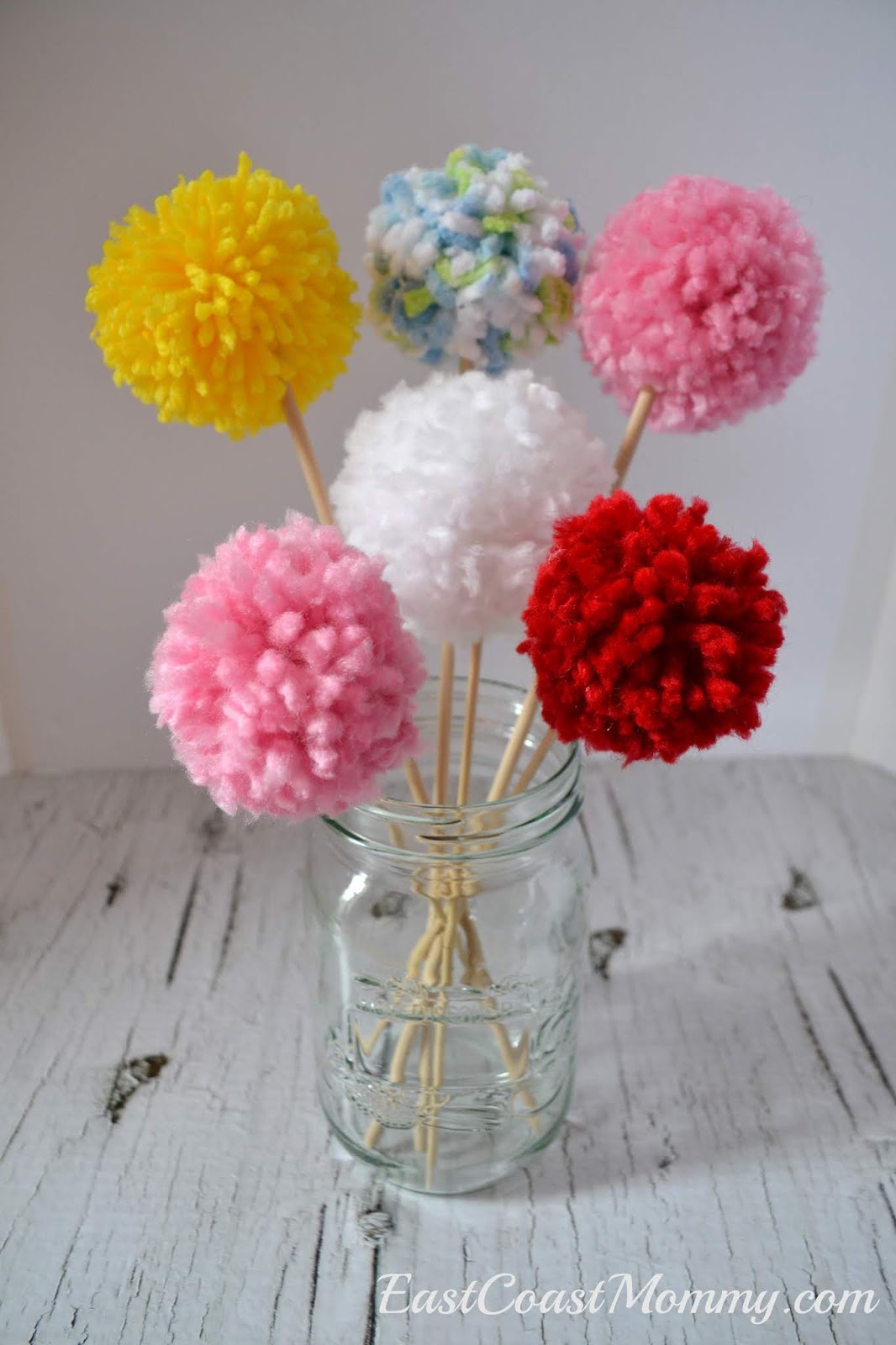 East Coast Mommy Things to Make With Pom Poms... including a pom pom tutorial