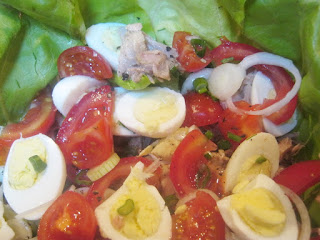 Salata de ton cu oua de prepelita