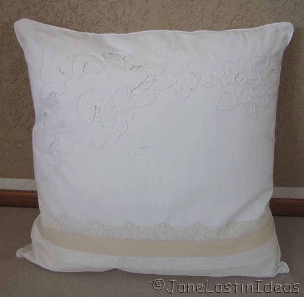 Jane lost with many ideas in France: cushions in white