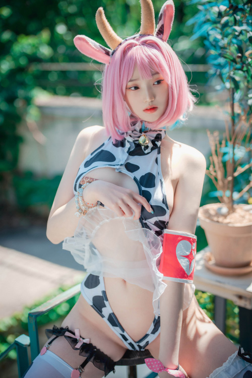 Read more about the article Bambi 밤비, [DJAWA] Riamu’s Celebrating the Year of the Cow #1 Set.01