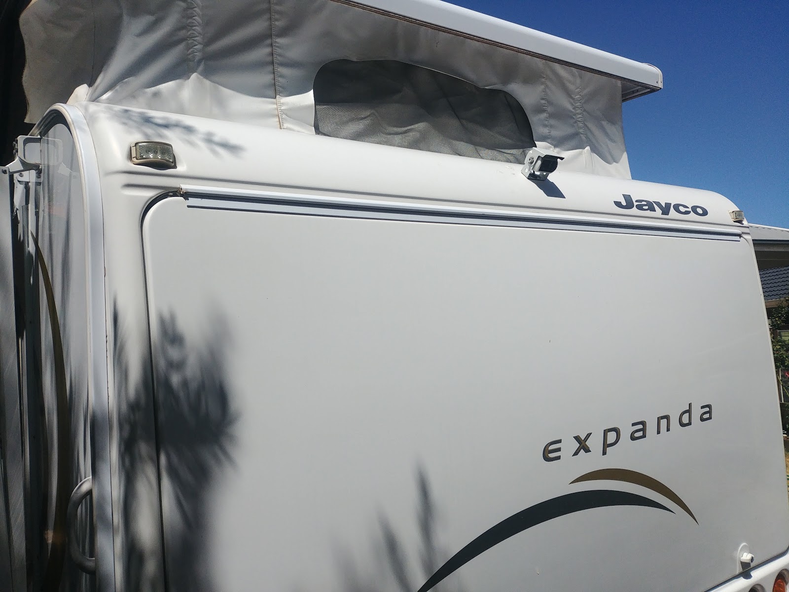 The Roaming 5 Installing a rear camera on a 2010 Jayco Expanda
