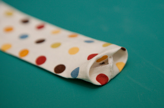 how to wear a clip on bow tie