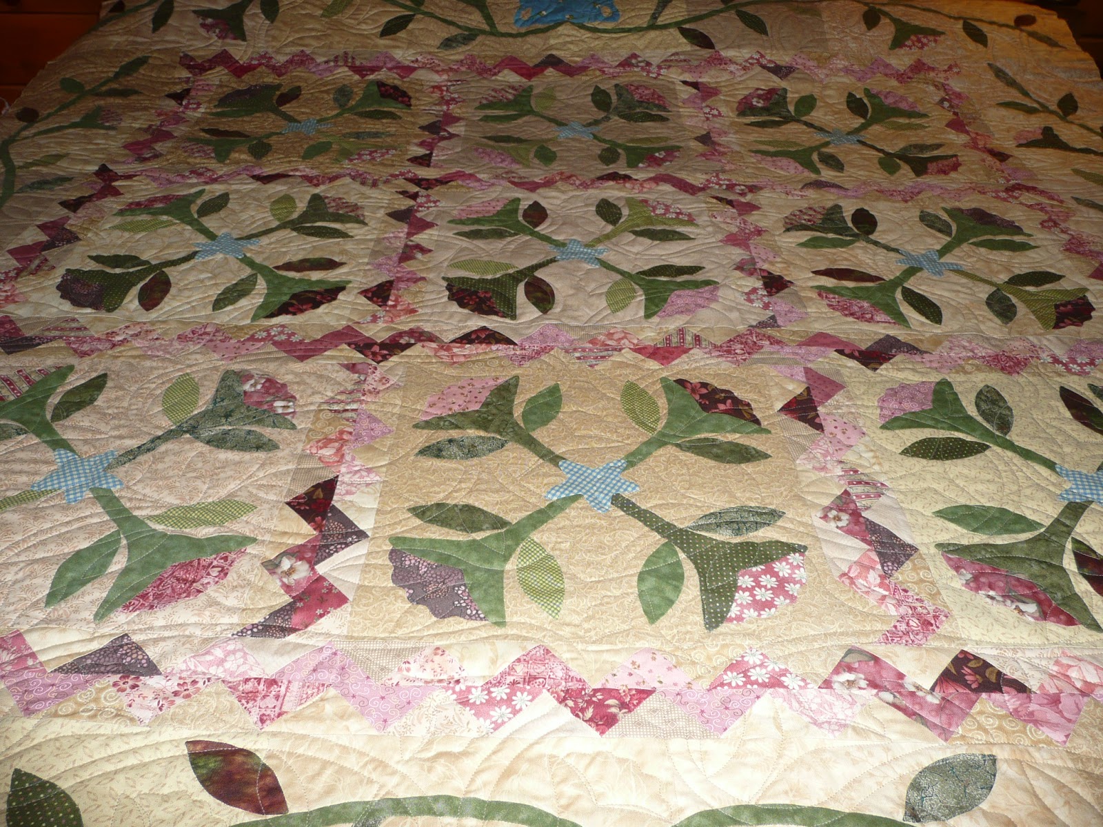 Acorn Ridge Quilting Donna's Trumpet Vine Quilt