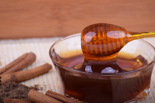 Benefits Of Honey For Hair - Honey can nourish the hair